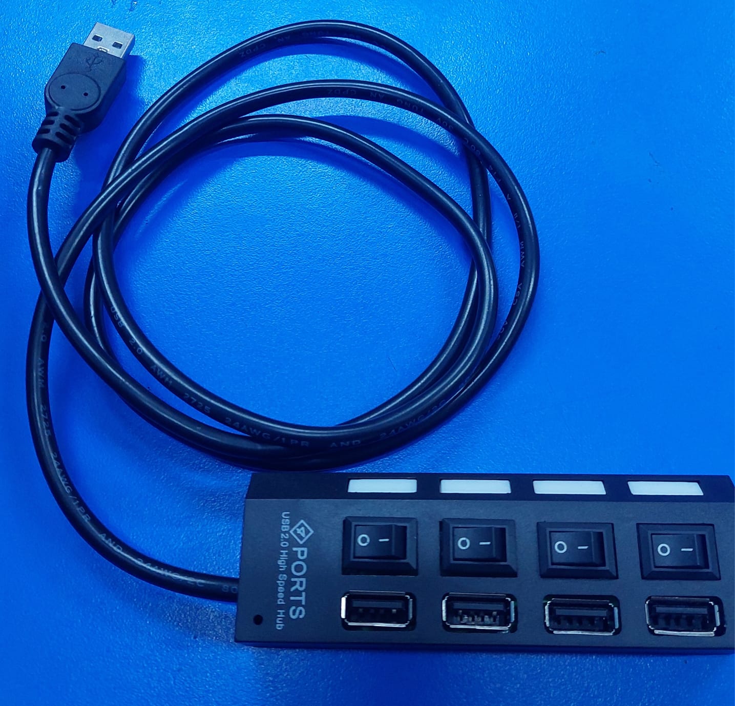 HUB USB C/4 PORT con SWITCH VER 2.0 CON CABLE DE 1.20cm